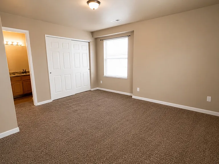 234 Shady Oak Grv #234 — Photo 7