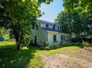 5 Oak St, Sayville, NY 11782