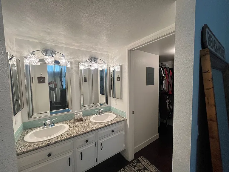 320 Foothill Rd — Photo 9