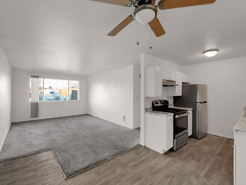 Kitchen, dining area and Living Room