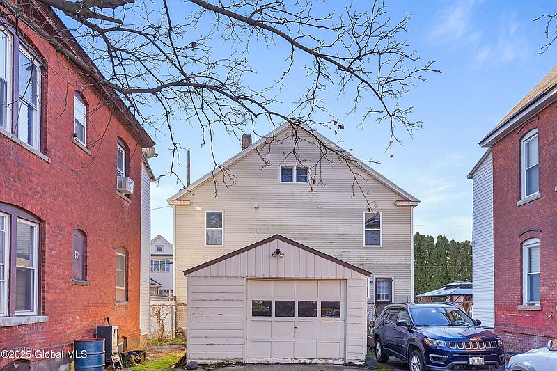 3rd image of 25 Green Street
