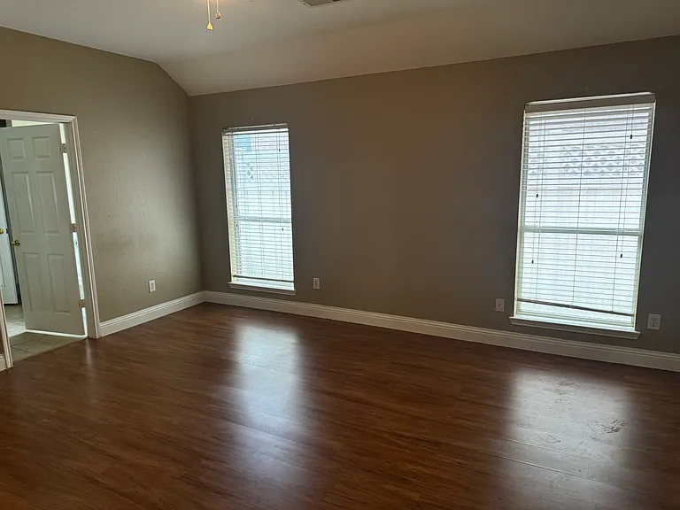 1113 Inland Ln — Photo 7