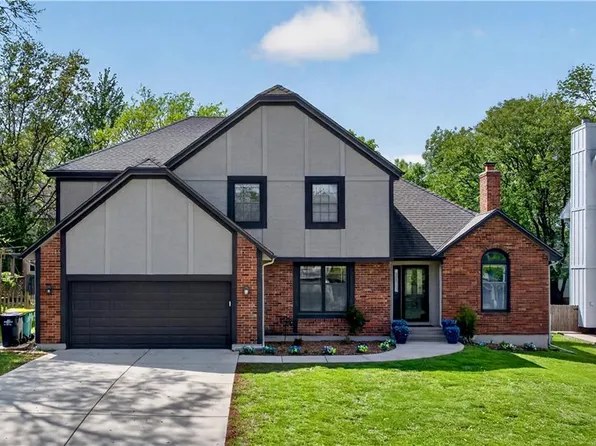 9410 Hall Dr, Lenexa, KS 66219