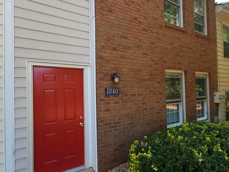 1040 Old Holcomb Bridge Rd — Photo 2