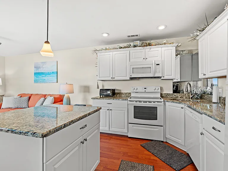 618 N Waccamaw Dr #B-4 — Photo 11