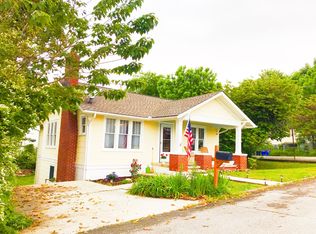 109 Oak St, Harriman, TN 37748