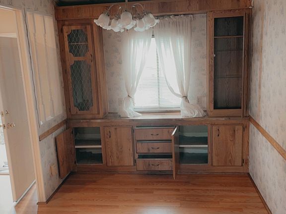 5th image of 1577 Thompson Dr