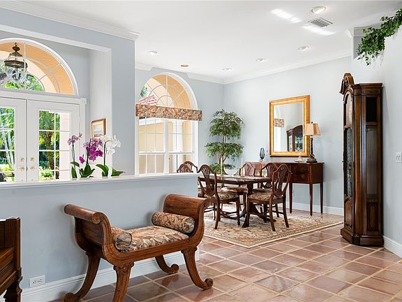 5th image of 430 Ventura Pl