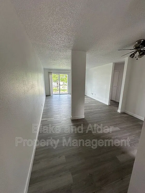 2 bed, 1.0 bath, 750 sqft, $1,295 — Photo 2