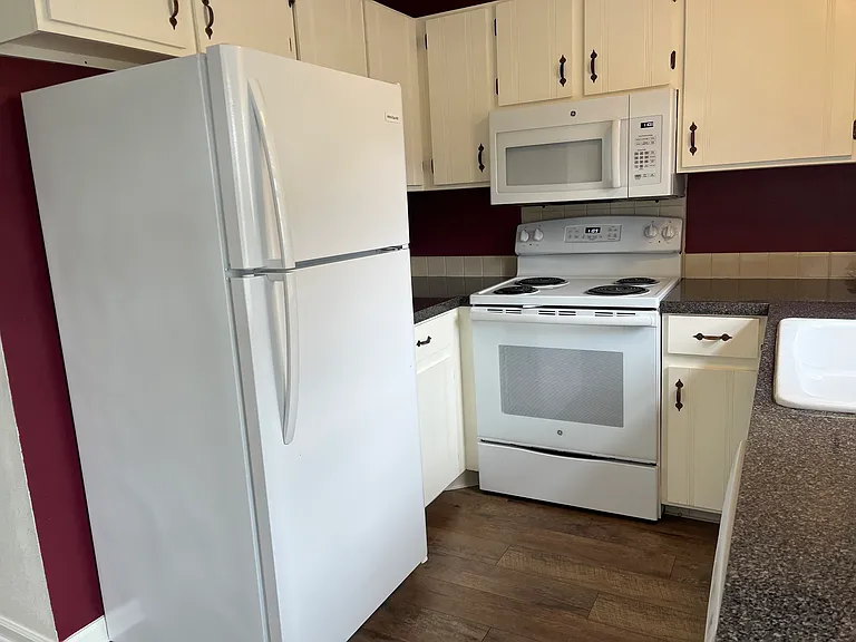 3200 Azalea Dr #E3 — Photo 7