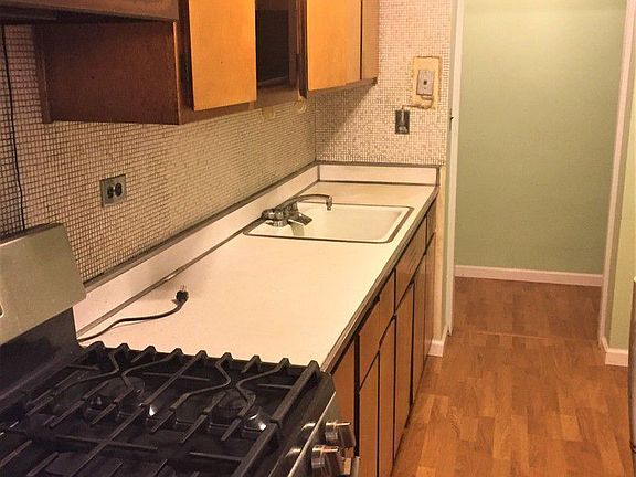 4th image of 2940 W 5th St APT 9D
