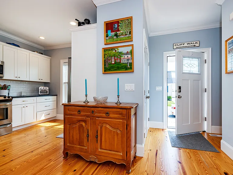 19 Eustis Ave — Photo 2