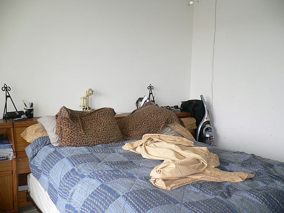 5th image of 714 Executive Center Dr APT 36