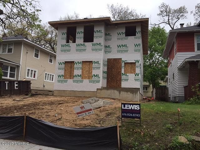 1st image of 1327 Hall St SE