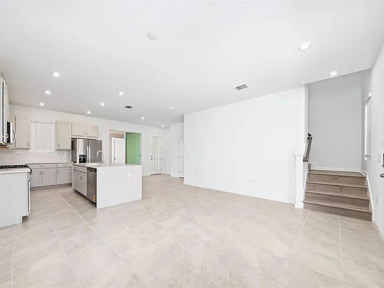 2414 Celebration Blvd — Photo 9
