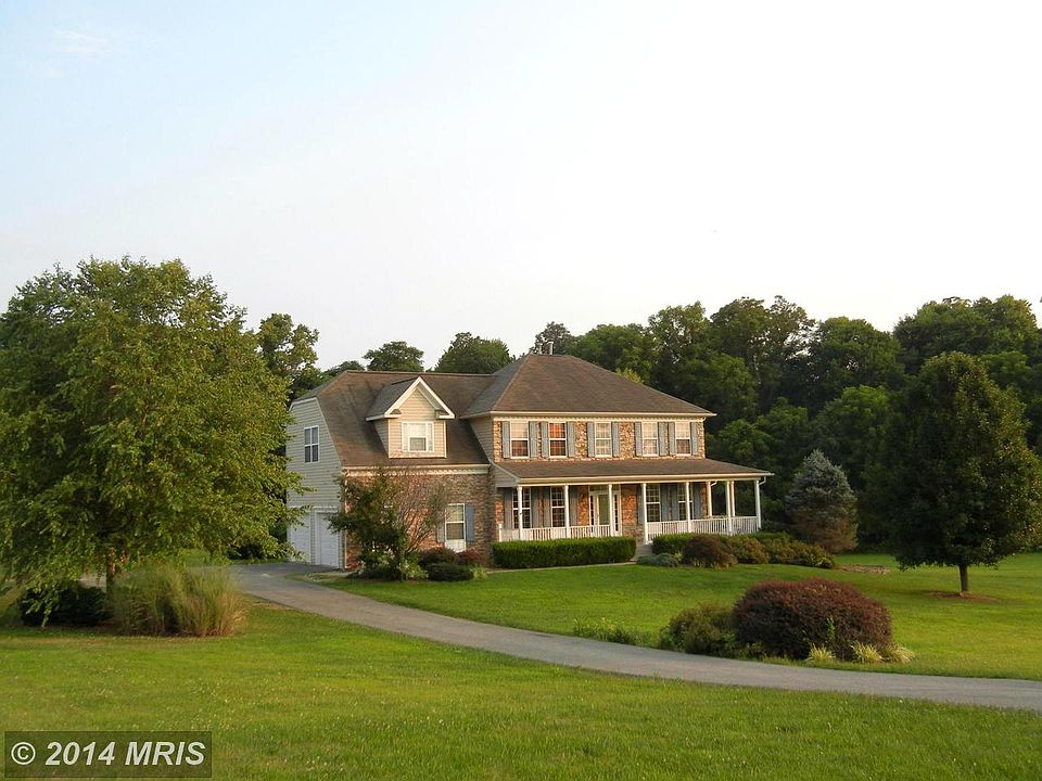 1st image of 425 Equestrian Cir
