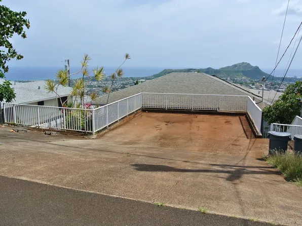 1933 Iwi Way, Honolulu, HI 96816