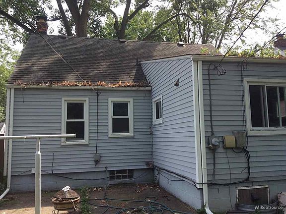 2nd image of 25426 Annapolis St
