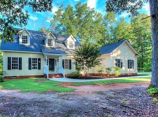 2714 Perkinsville Rd, Maidens, VA 23102