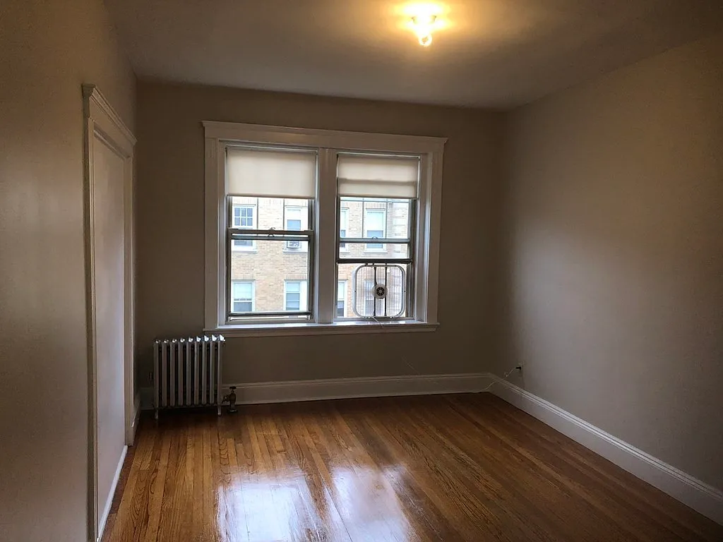 3 bed, 1.0 bath, 800 sqft, $2,800 — Photo 4