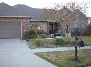 311 N Lakepointe Dr, Lafayette, LA 70506