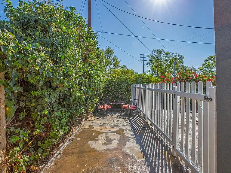 2757 Paloma St — Photo 18