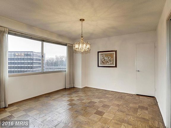 4th image of 4515 Willard Ave APT 1003S