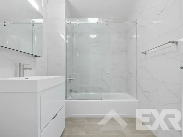 48 Somers Street image 3 of 22