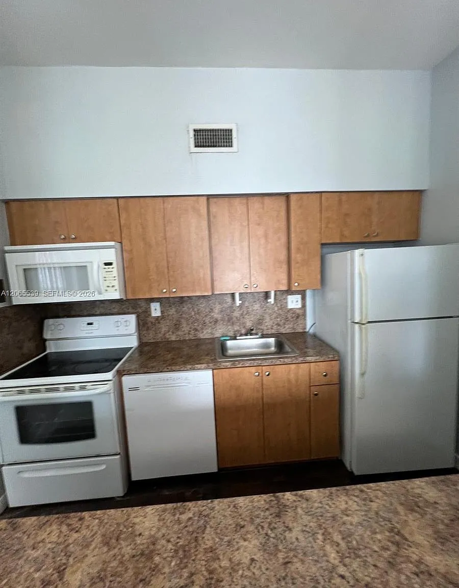 Royal Palms Condo — Photo 3