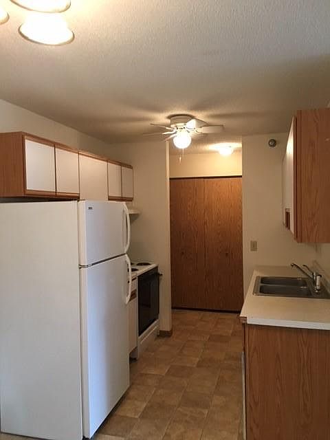 2nd image of 1725 Lilac Dr N APT 205