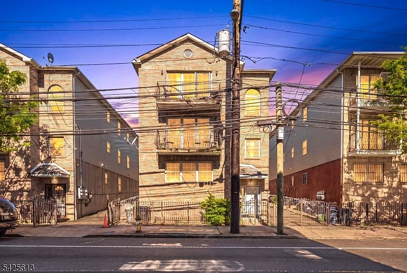 1st image of 25-27 Norfolk St