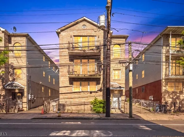 25-27 Norfolk St, Newark City, NJ 07103