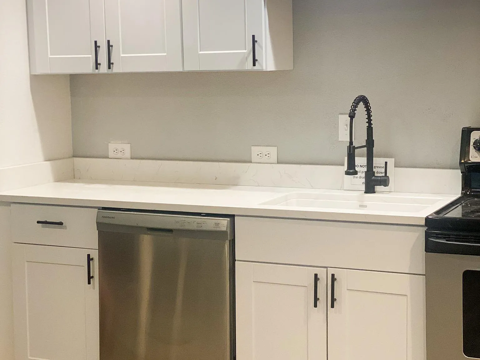 2 bed, 1100 sqft, $1,600 — Photo 2