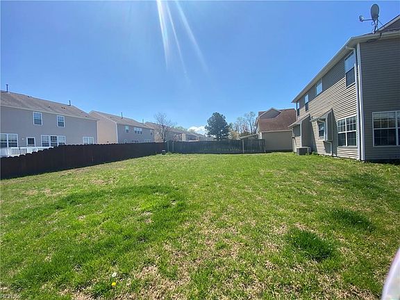 3rd image of 1233 Adair Dr