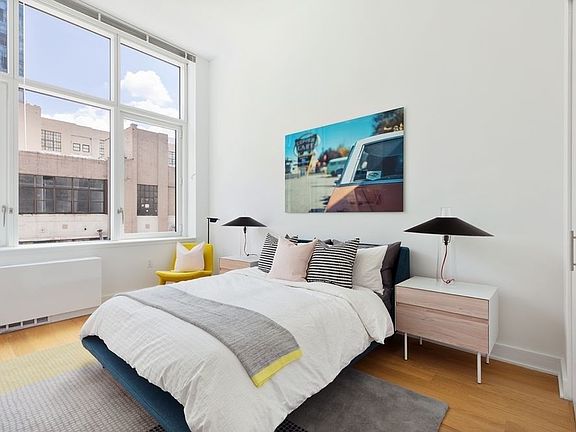 3rd image of 4322 Queens St APT 4710