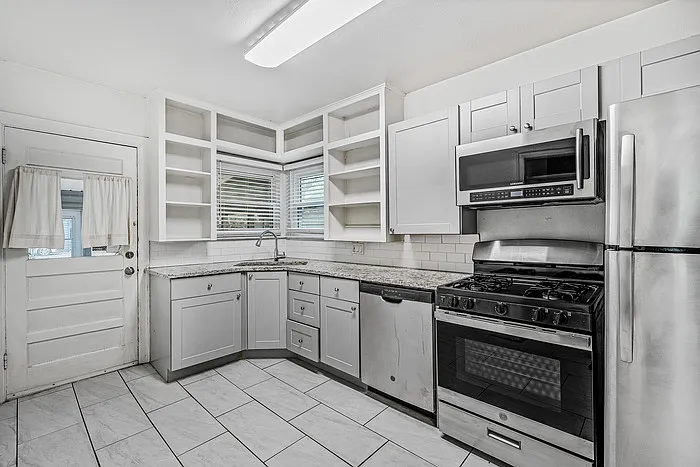 2802 Dancy St — Photo 1