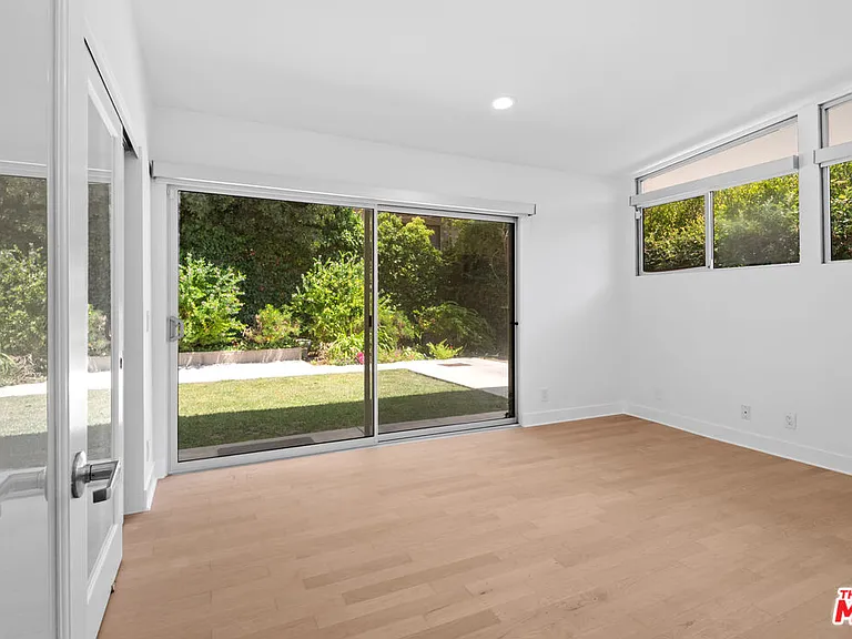 11770 Chenault St — Photo 17