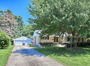 2112 Boudreau Dr, Urbana, IL