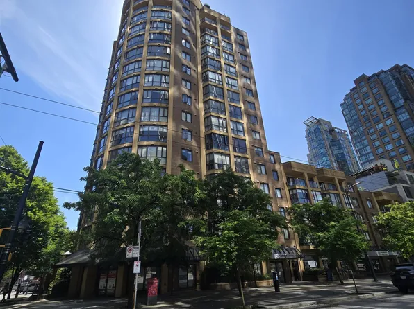 488 Helmcken St #903, Vancouver, BC V6B 6E4