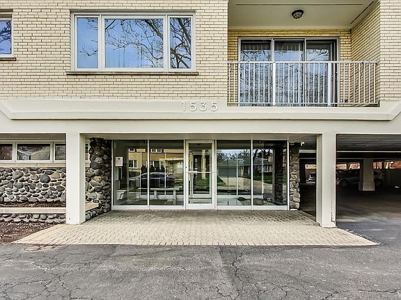 4th image of 1535 Forest Ave APT 205