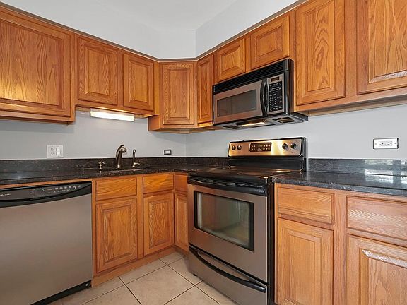 5th image of 5815 Rose Ave #9
