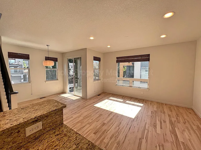 2488 Decatur St — Photo 2