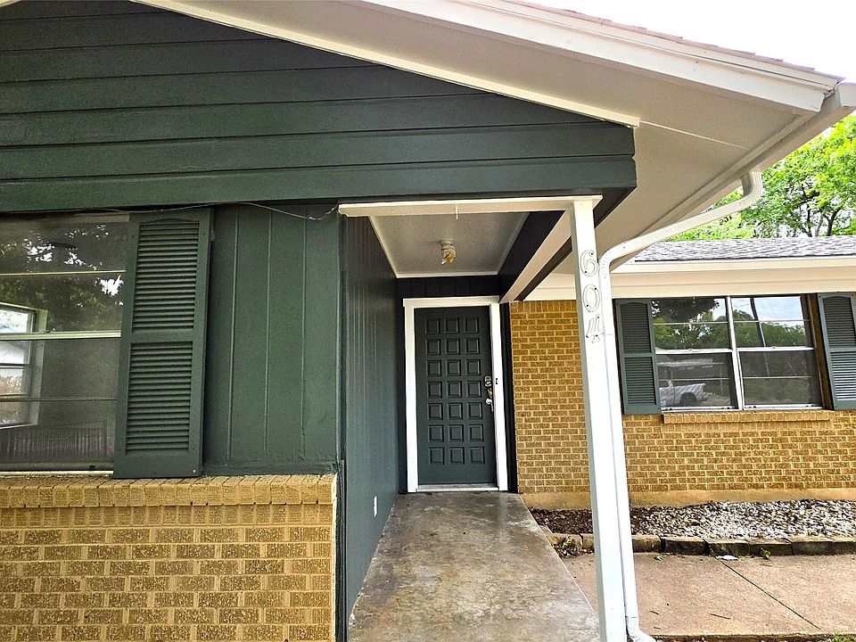 1st image of 604 Sun Valley Dr