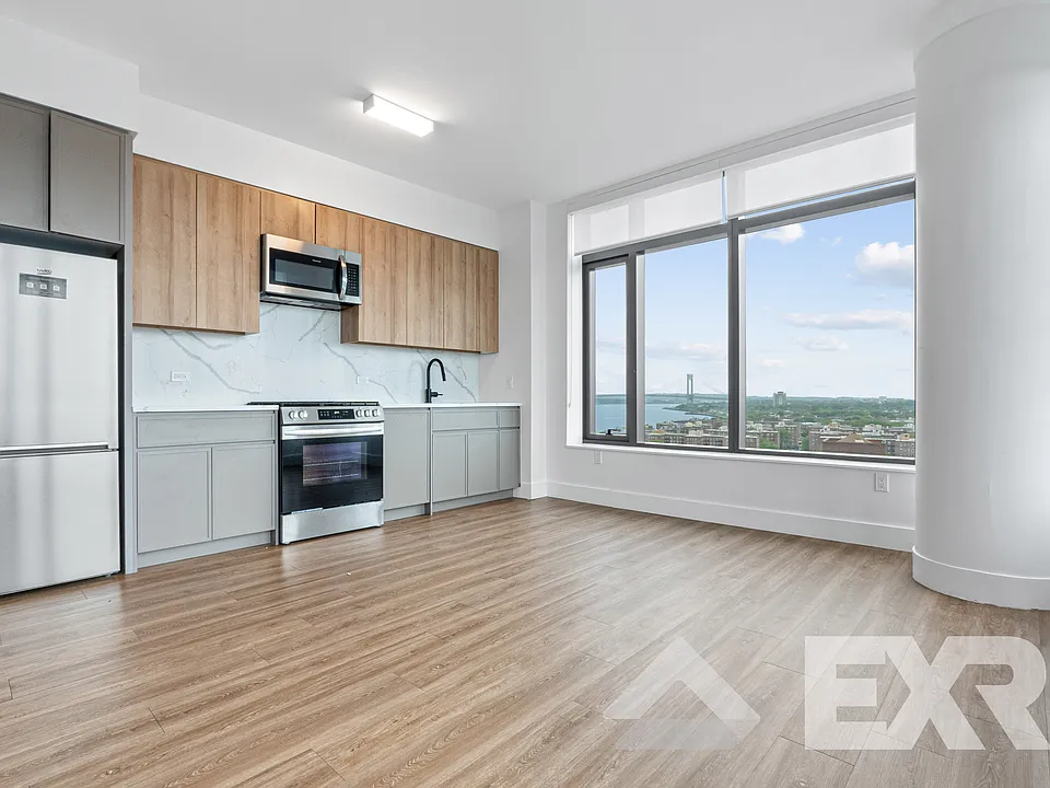 2230 Cropsey Ave #809