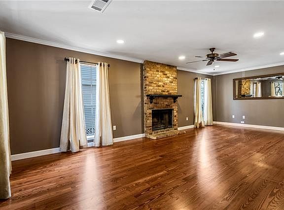 4th image of 716 Willow Oak Ln