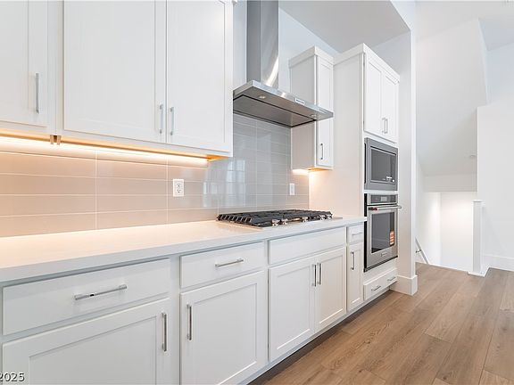 3rd image of 2497 Indigo Mountain St