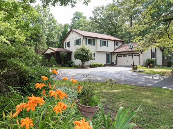 3731 Horseshoe Dr, Quinton, VA 23141