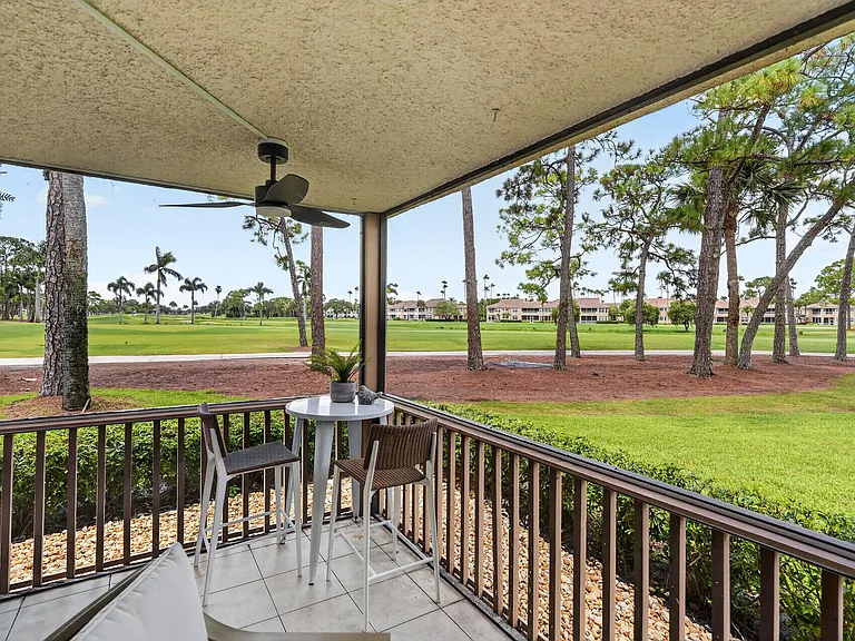 302 Brackenwood Cir — Photo 30