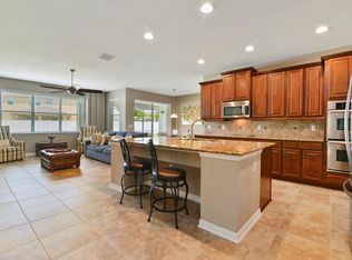 2533 Woodside Ridge Dr, Apopka, FL 32712