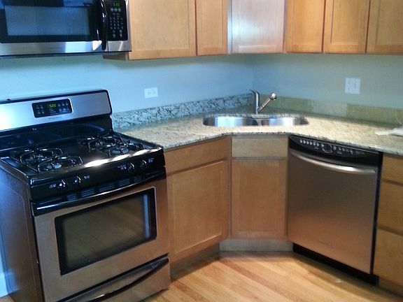 4th image of 3556 N Keeler Ave #3C